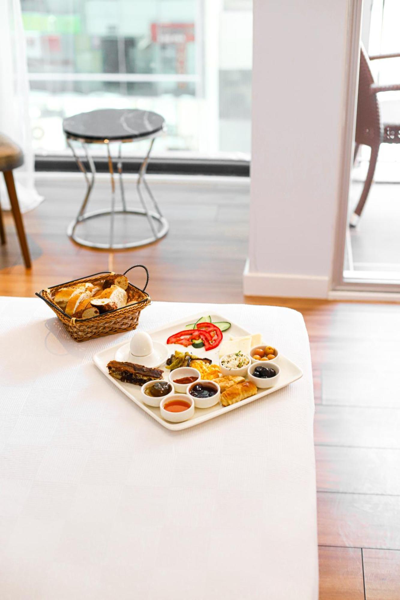 The Royals Hotel İzmir Ngoại thất bức ảnh